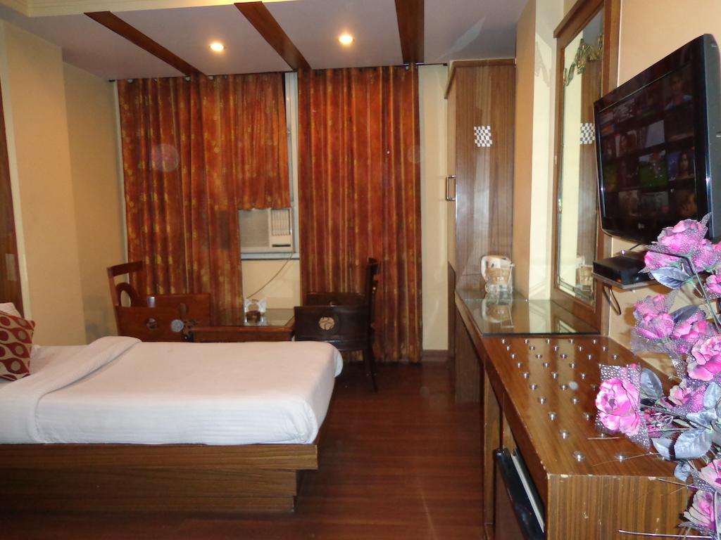 Hotel Shivdev International Near Railway Station