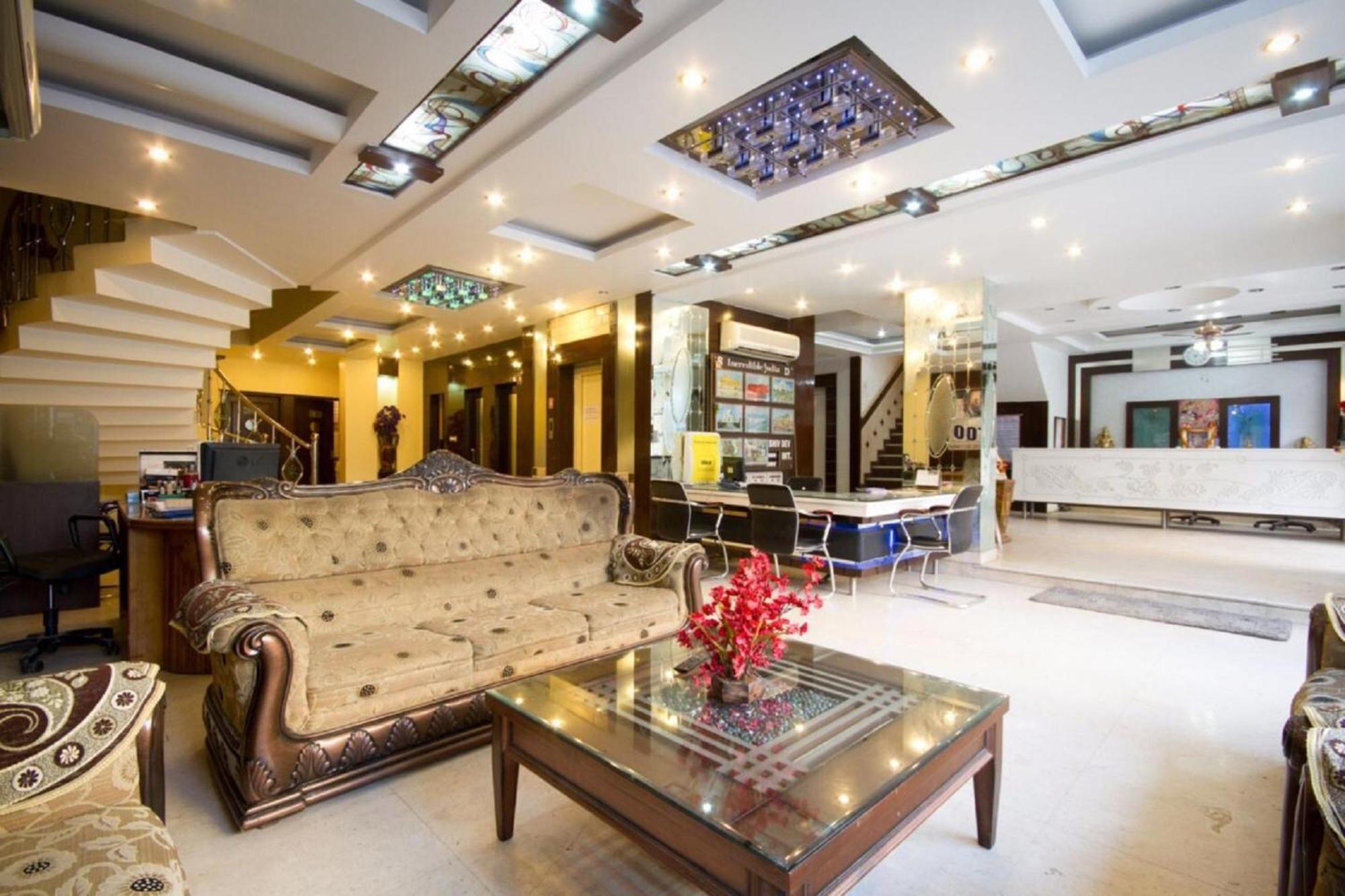 Hotel Shivdev International Near Railway Station 3*