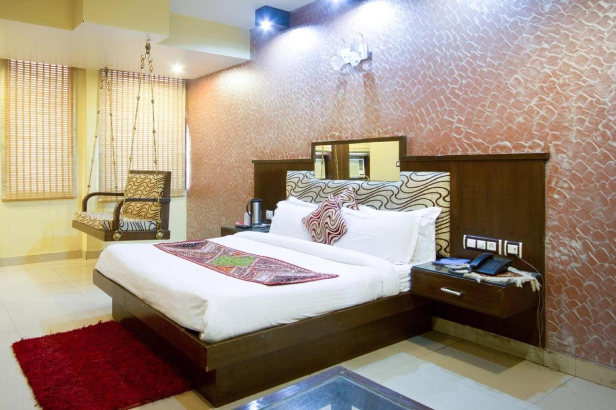 Shivdev International Near Railway Station 3*