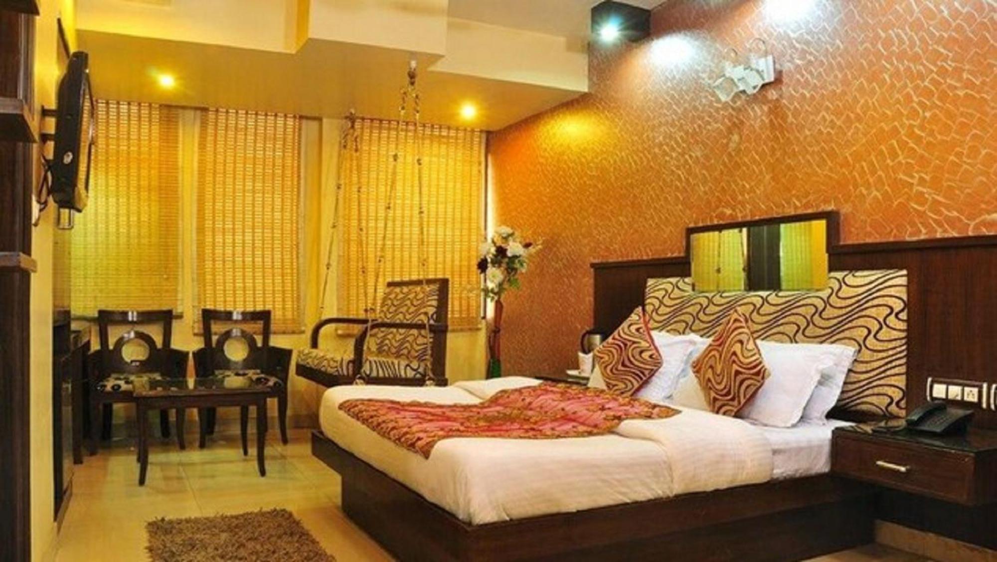 Shivdev International Near Railway Station Hotel 3*