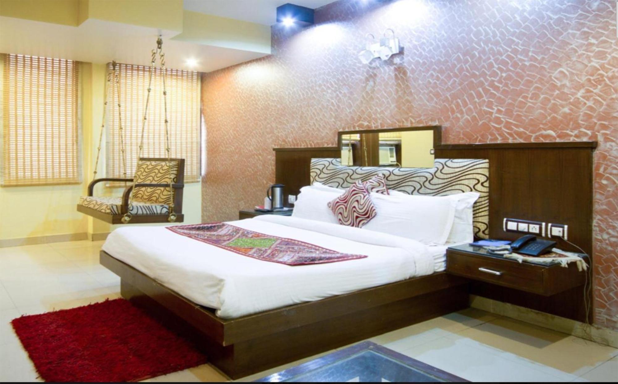 Hotel Shivdev International Near Railway Station
