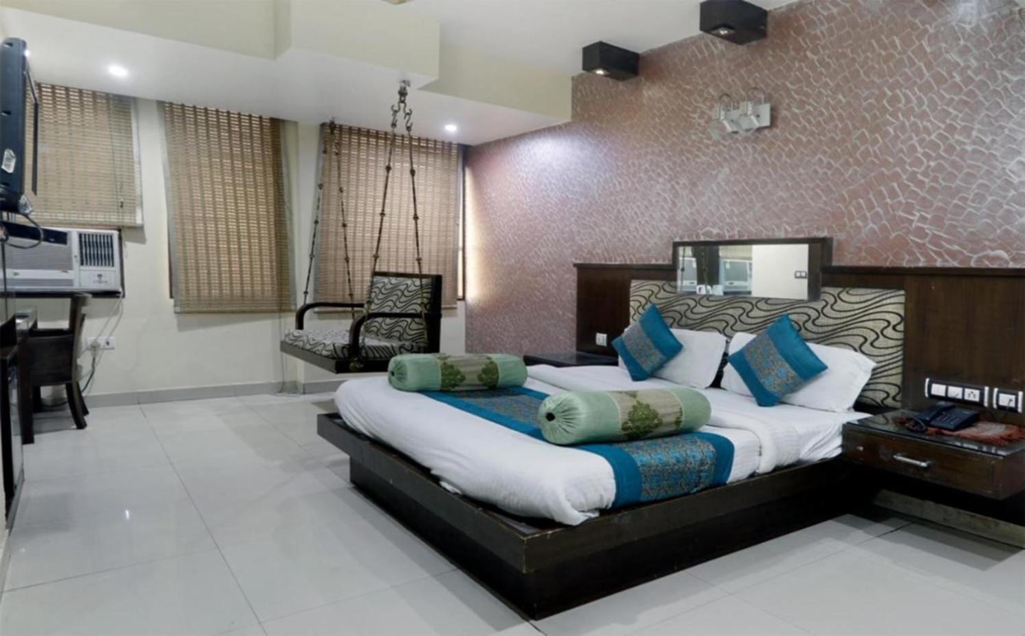 Shivdev International Near Railway Station 3* New Delhi