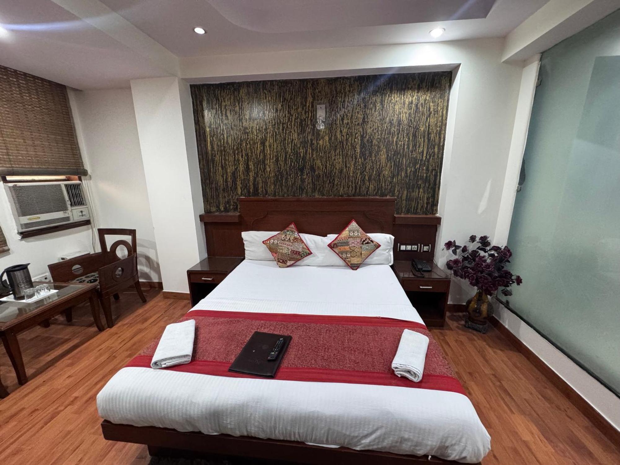 Shivdev International Near Railway Station Hotel New Delhi
