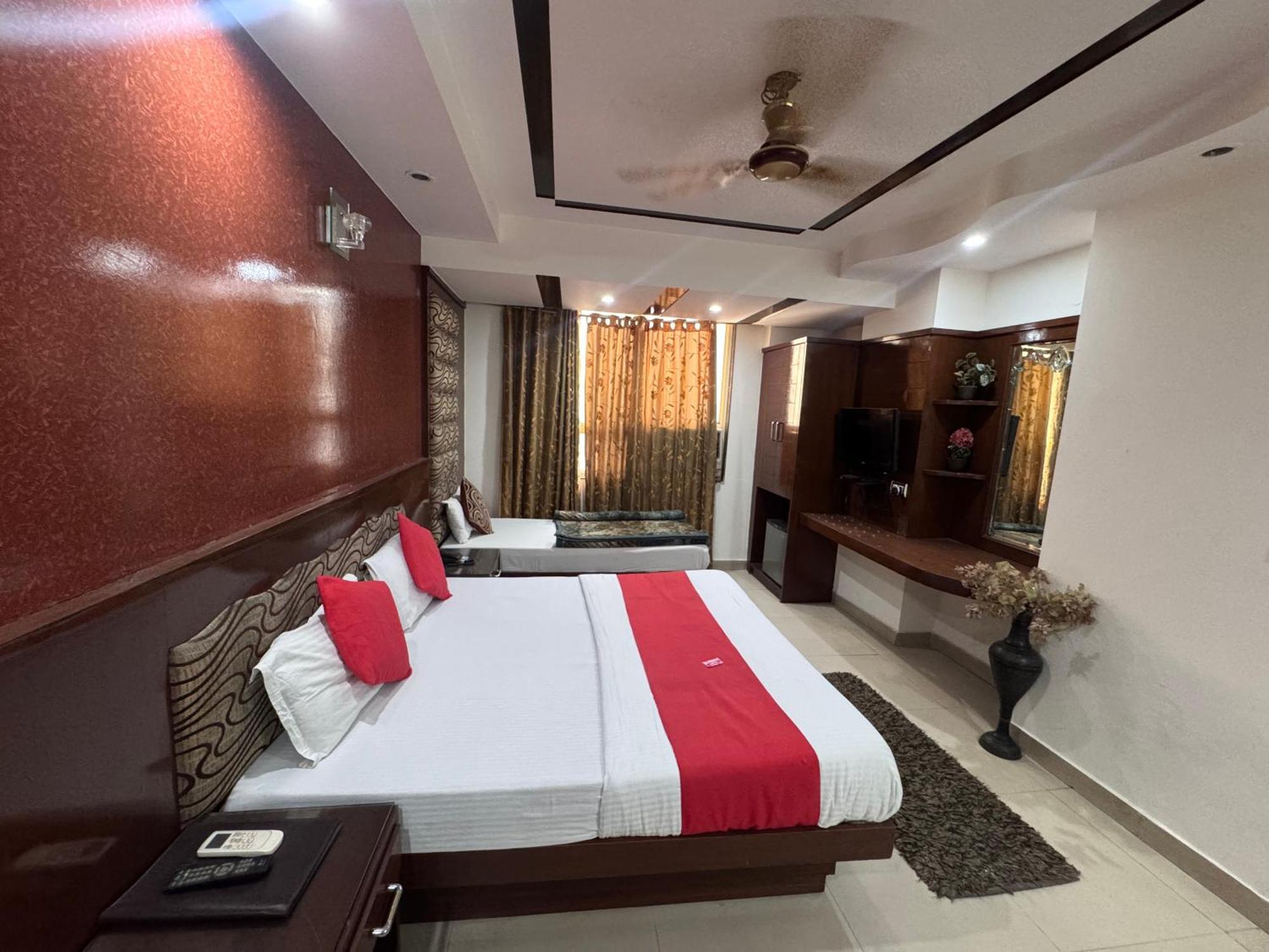 Shivdev International Near Railway Station 3*