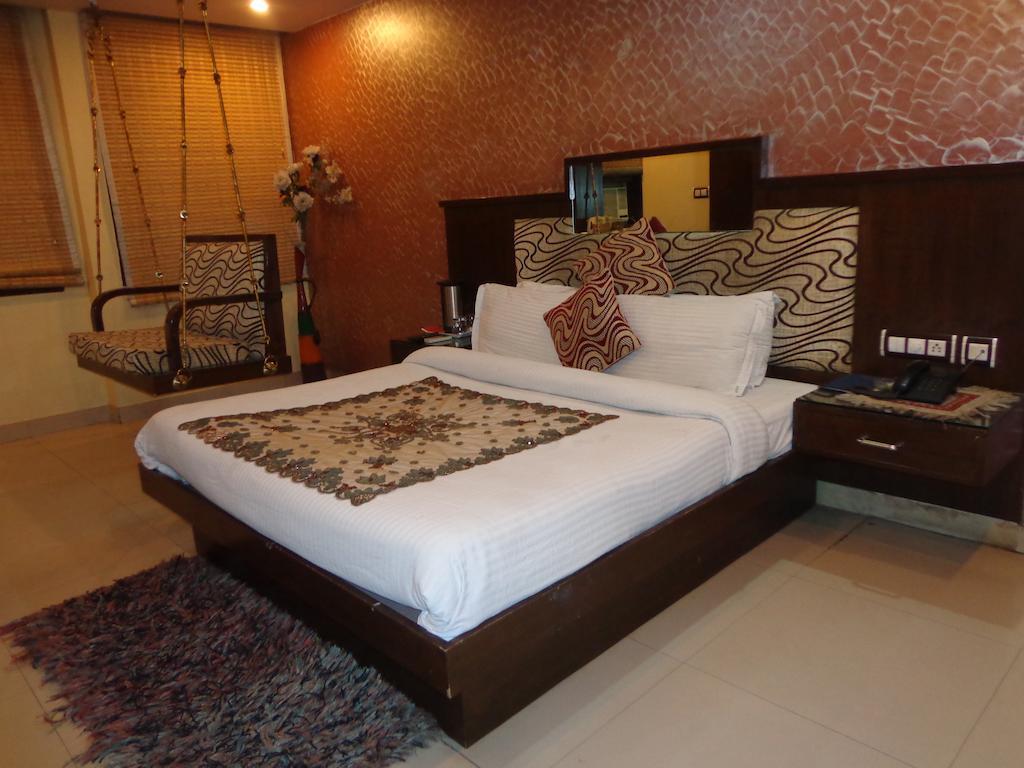 Hotel Shivdev International Near Railway Station New Delhi