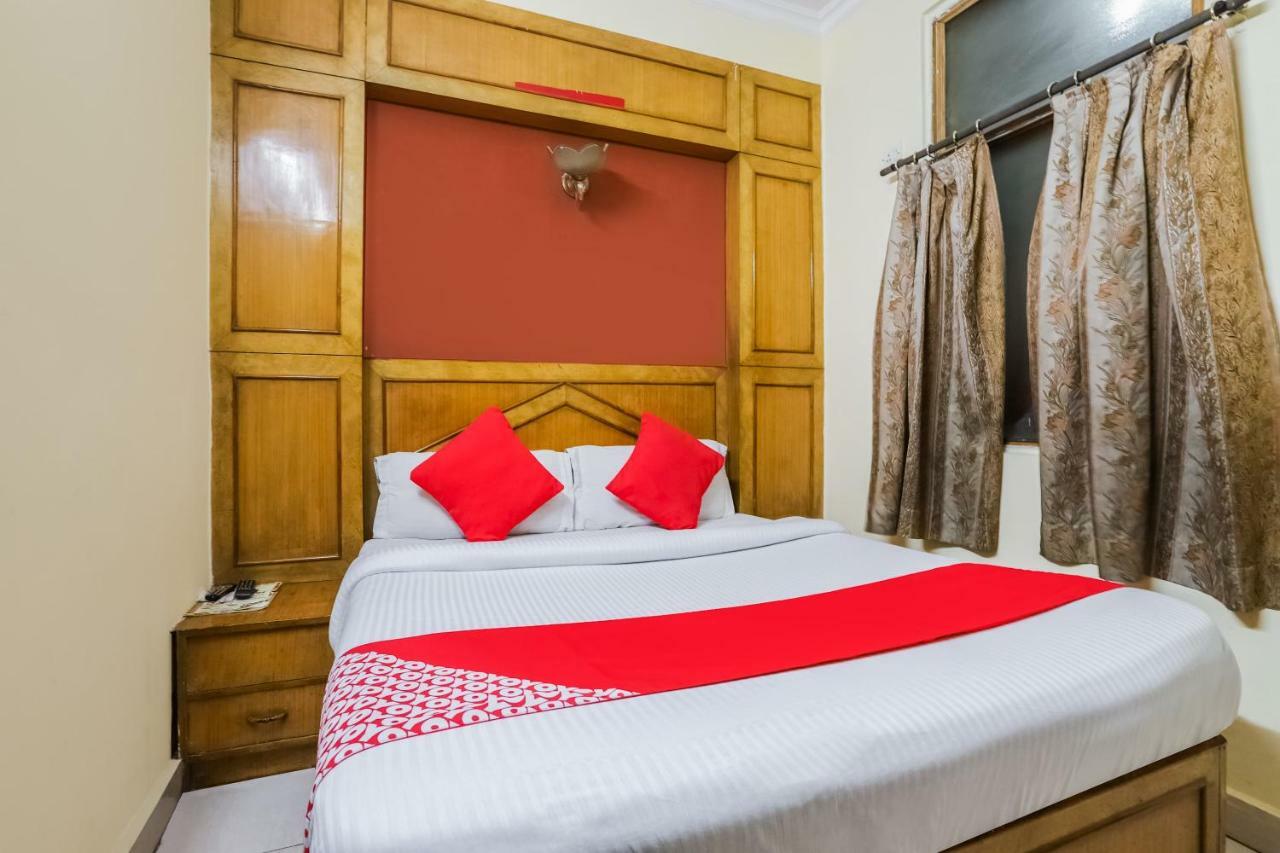 Shivdev International Near Railway Station Hotel 3*