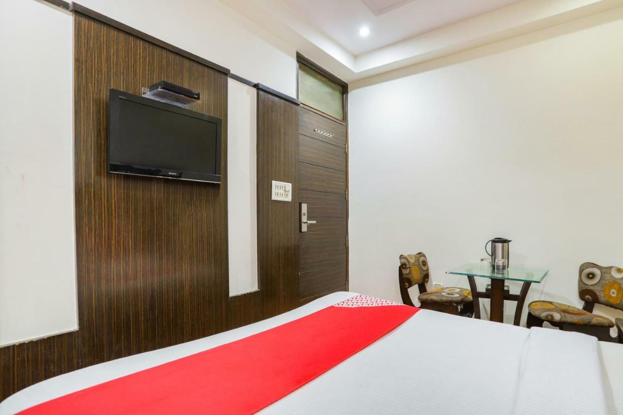 Hotel Shivdev International 2 Min Walk From Near New Delhi Railway Station 3*
